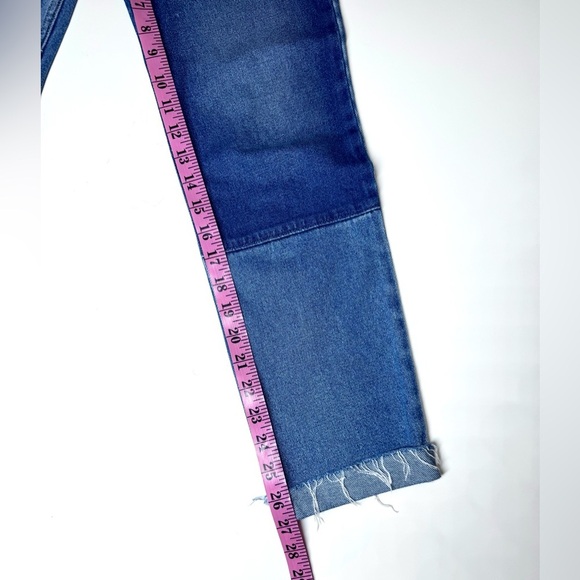 Hollister Women’s Ultra High-Rise Mom Jeans Size- W 23 / L 27 - Picture 4 of 11